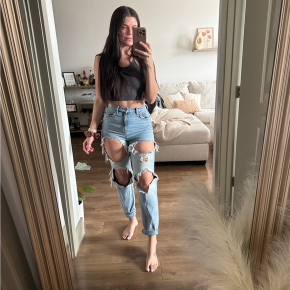 Super Distressed Mom High Rise - Picture 2 of 5